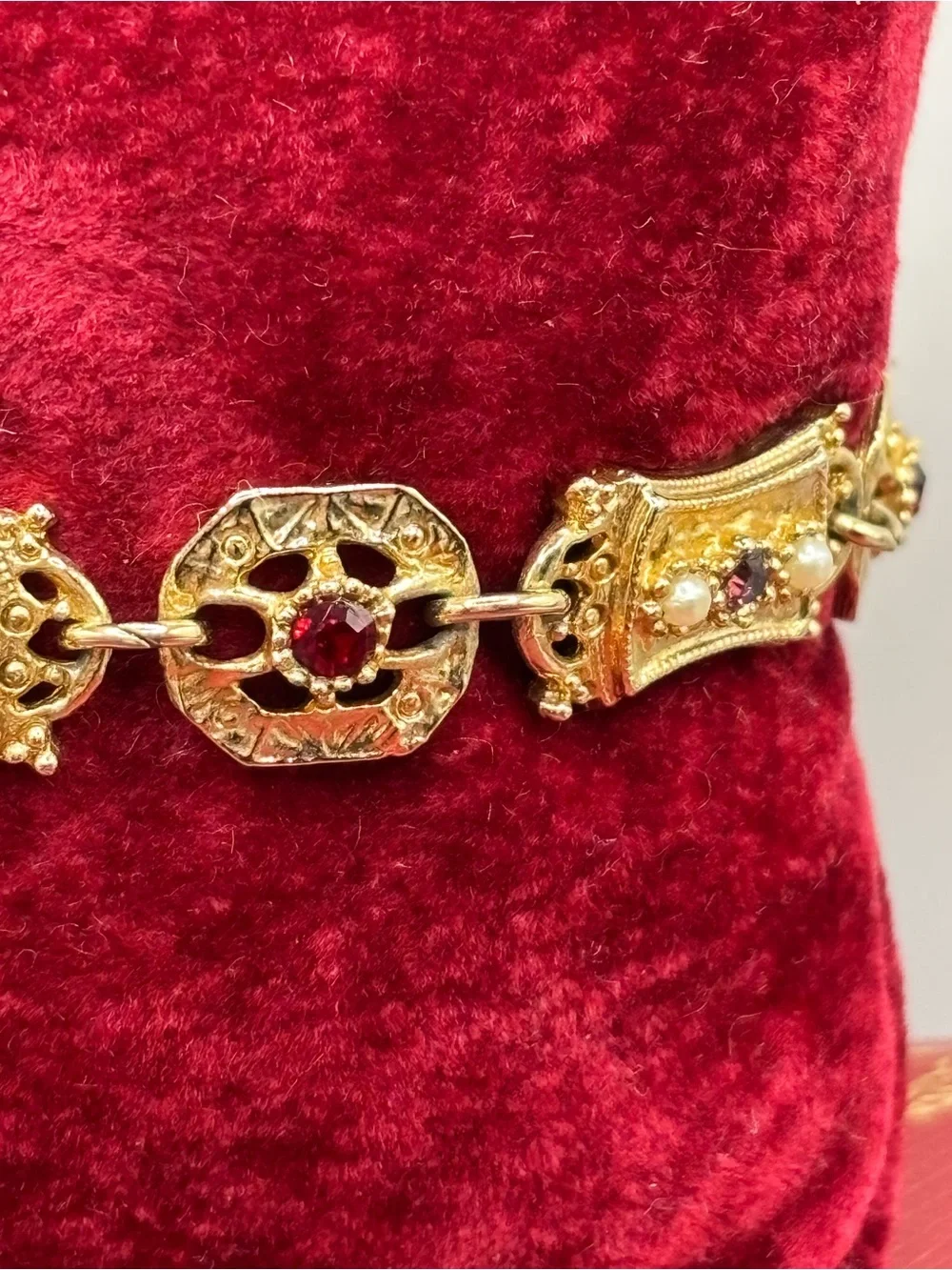 Sarah Coventry elegant gold